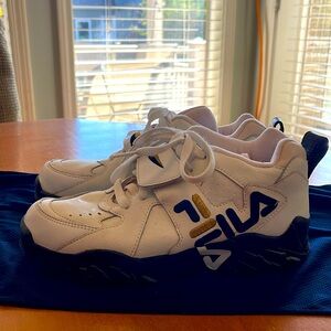 Used Women’s Fila Lowtop size 8.5